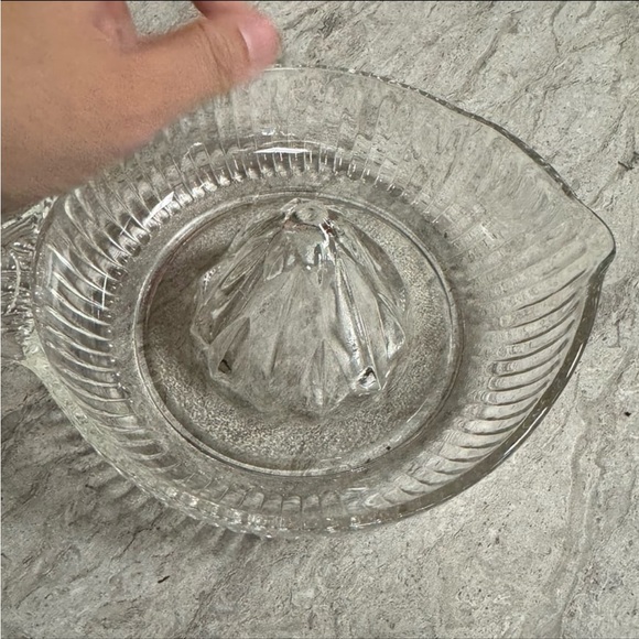 Vintage Clear Glass Ribbed Juicer w/Spout - Picture 5 of 9
